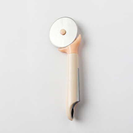 Pizza Cutter with Rolling Blade - Bambi
